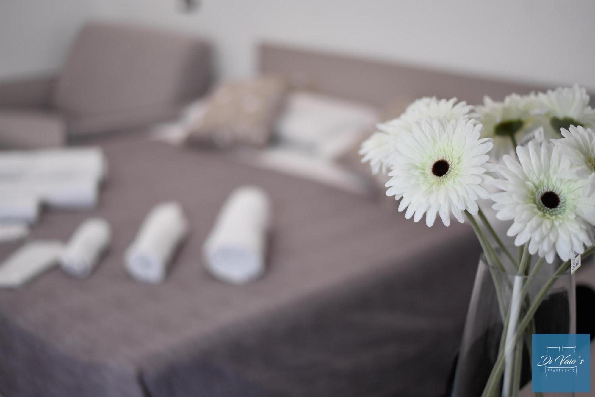 Di Vaio'S Apartments เนเปิลส์ ภายนอก รูปภาพ