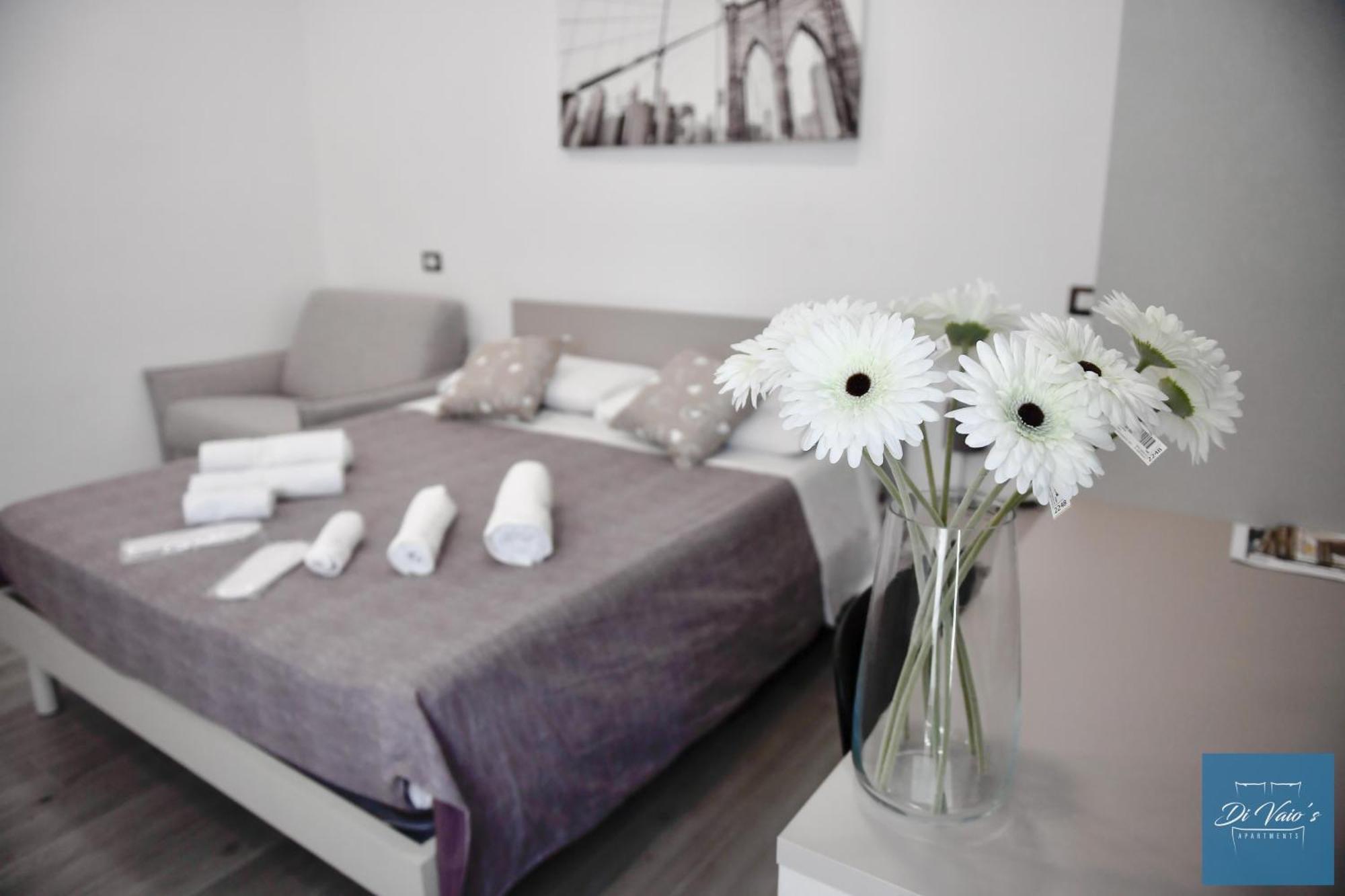 Di Vaio'S Apartments เนเปิลส์ ภายนอก รูปภาพ